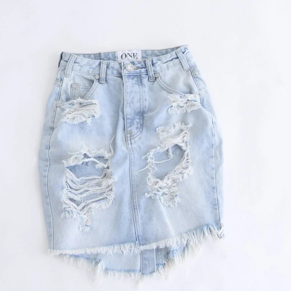 One Teaspoon Light Wash Distressed High Waist Long Rise  Fitted Mini Denim 24 - Picture 1 of 12